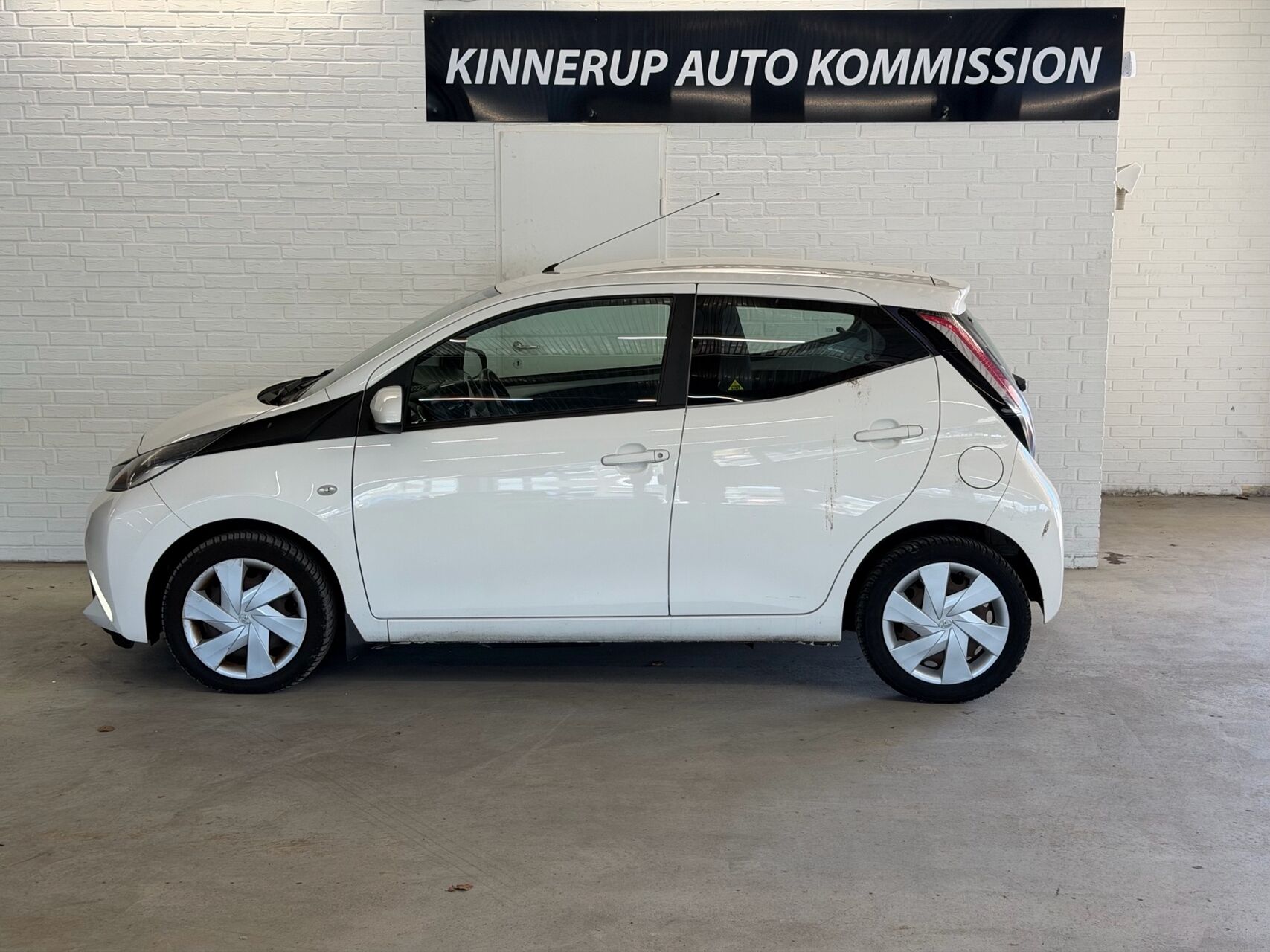 Billede af Toyota Aygo 1,0 VVT-I X-Play + X-Touch 69HK 5d