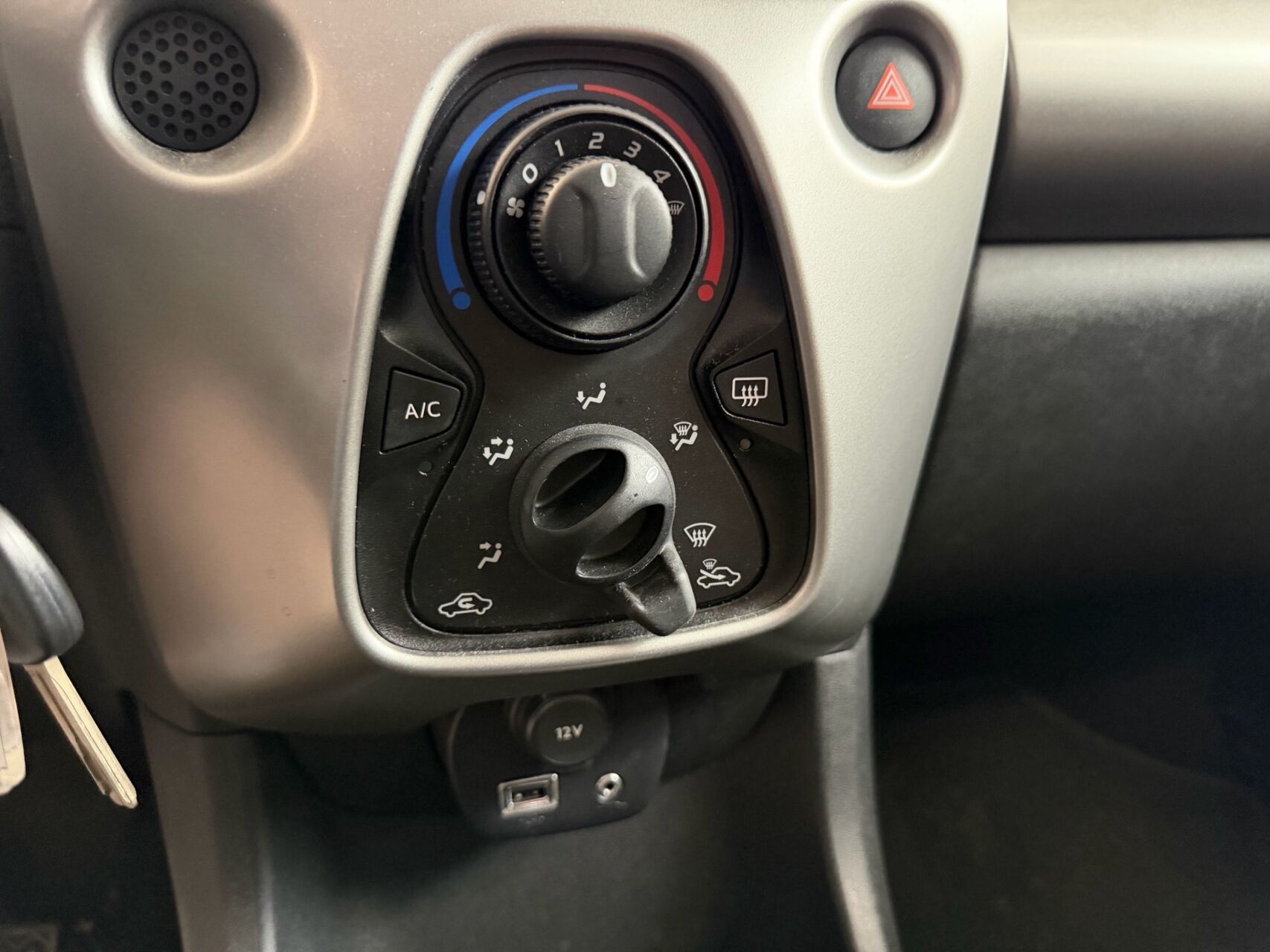 Billede af Toyota Aygo 1,0 VVT-I X-Play + X-Touch 69HK 5d