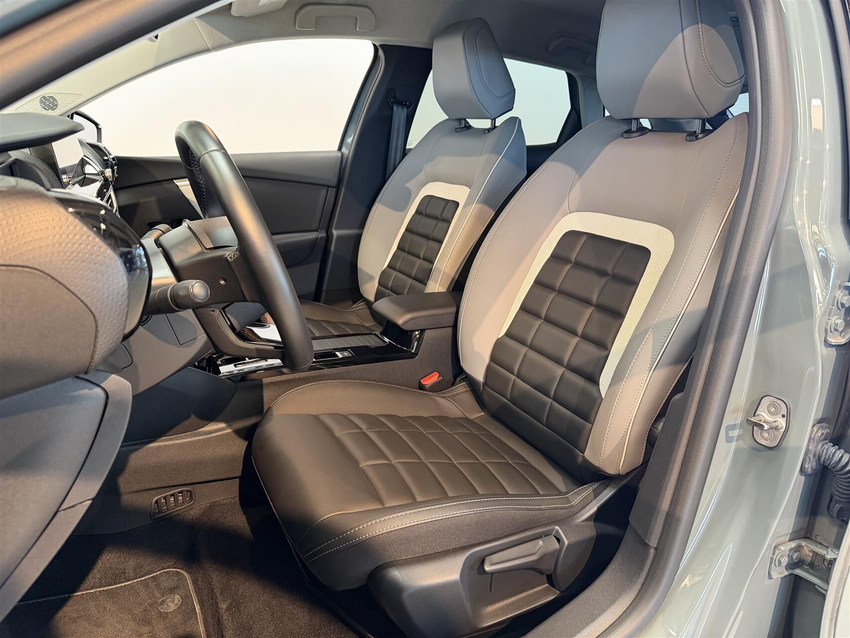 Billede af Citroën e-C4 EL Max 156HK 5d Aut.