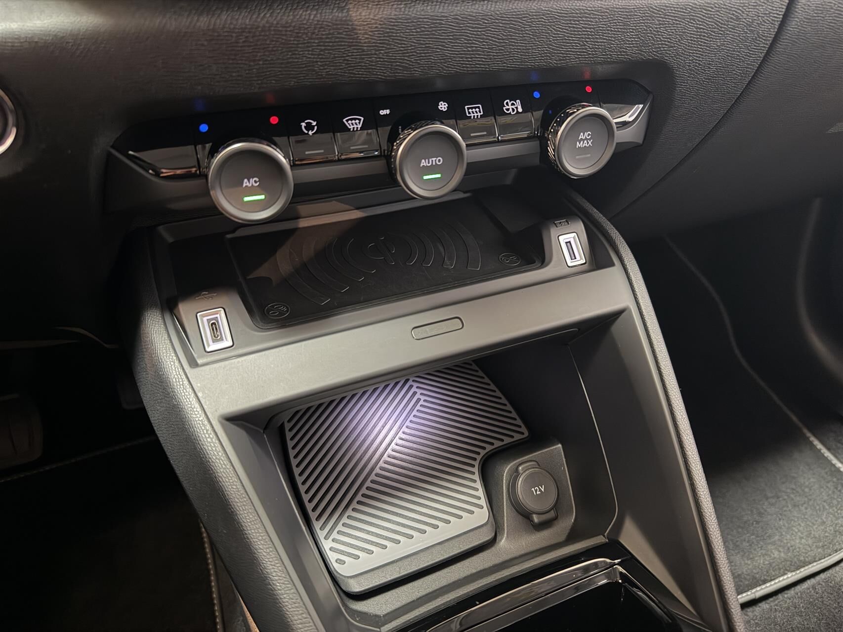 Billede af Citroën e-C4 EL Max 156HK 5d Aut.