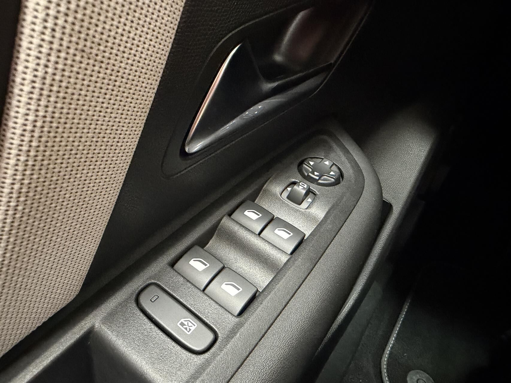 Billede af Citroën e-C4 EL Max 156HK 5d Aut.