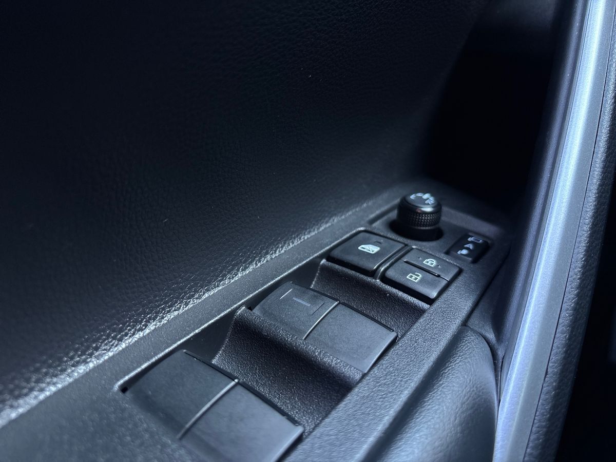 Billede af Toyota Corolla Cross 2,0 Hybrid Style Comfort E-CVT 197HK 5d Aut.