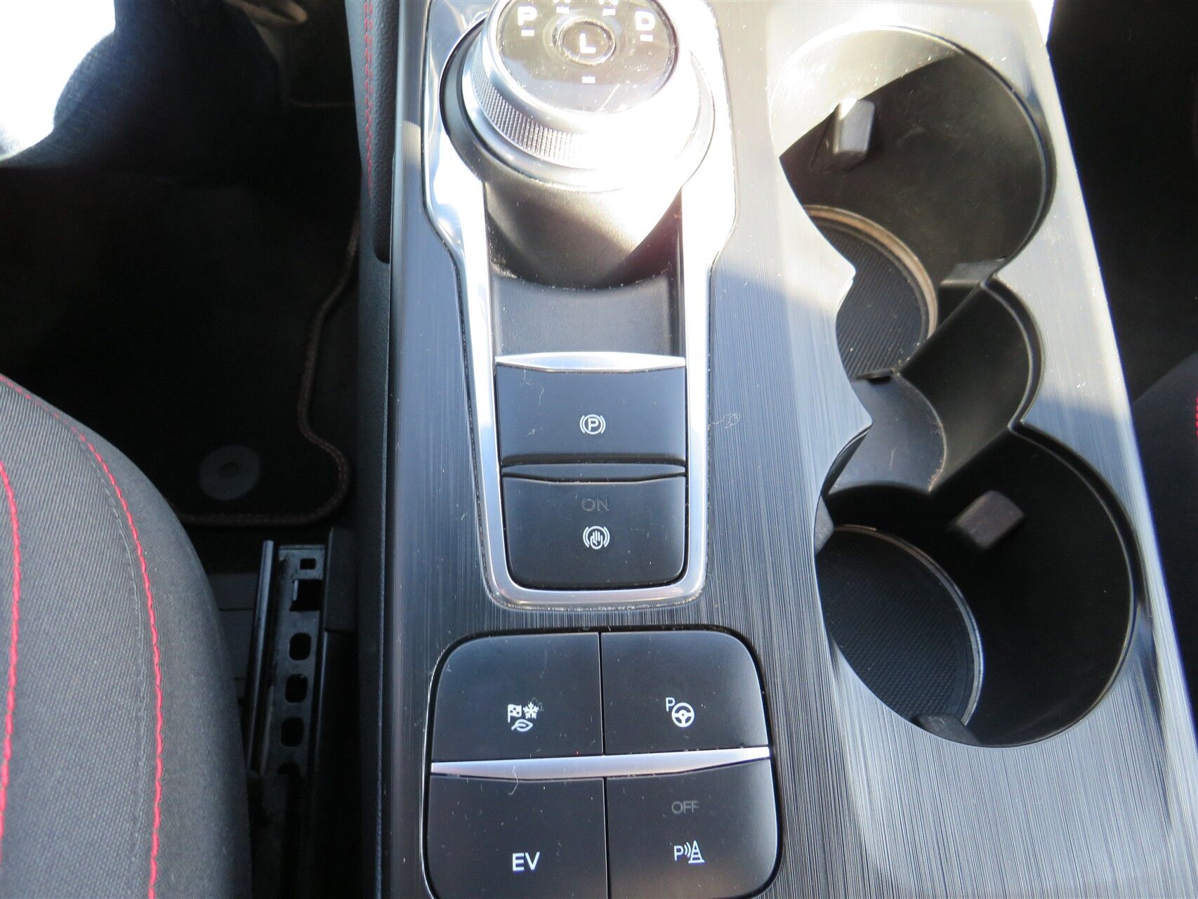 Billede af Ford Kuga 2,5 Plugin-hybrid ST-Line CVT 225HK 5d Trinl. Gear