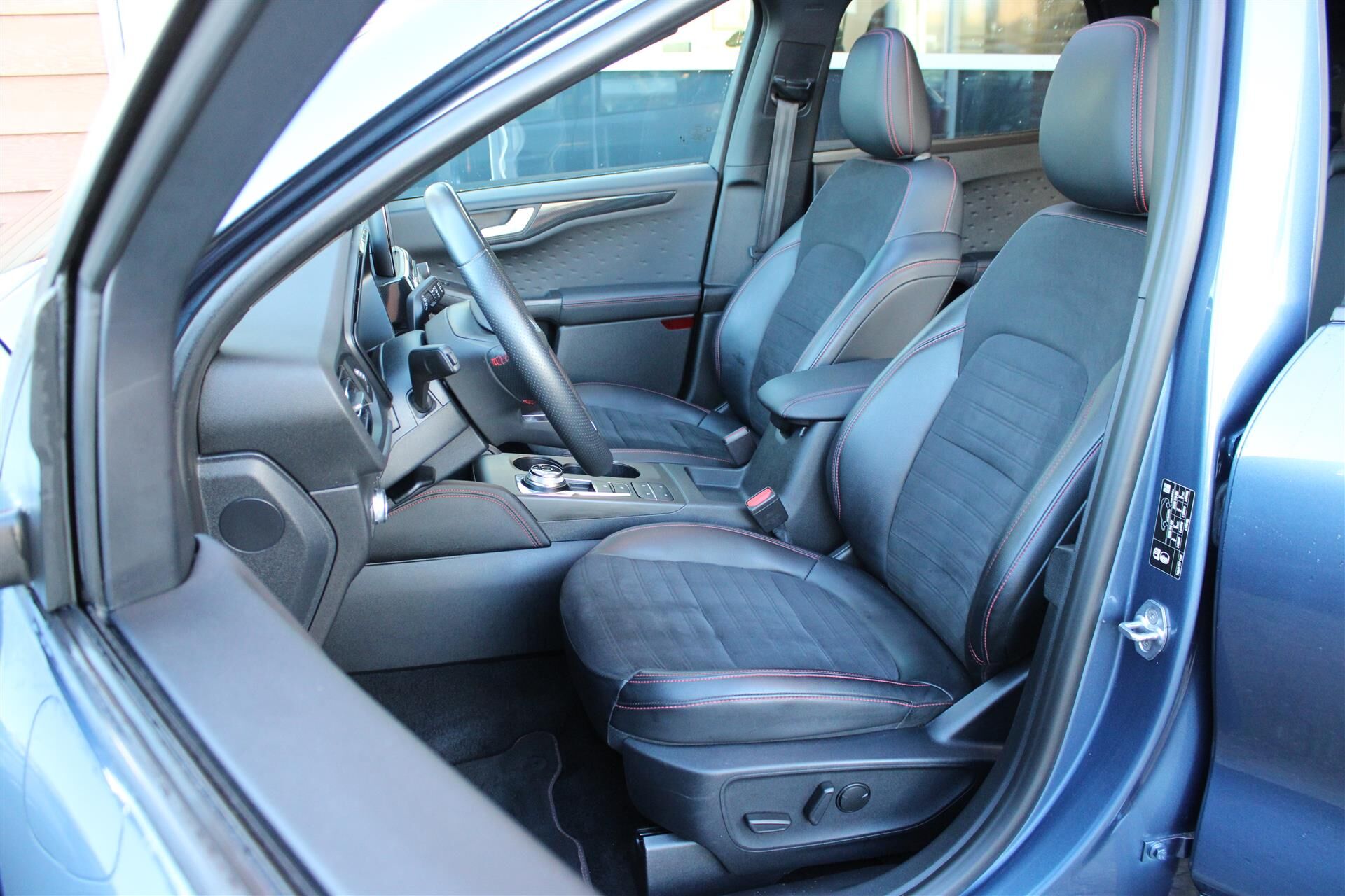 Billede af Ford Kuga 2,5 Plugin-hybrid ST-Line X CVT 225HK 5d Trinl. Gear