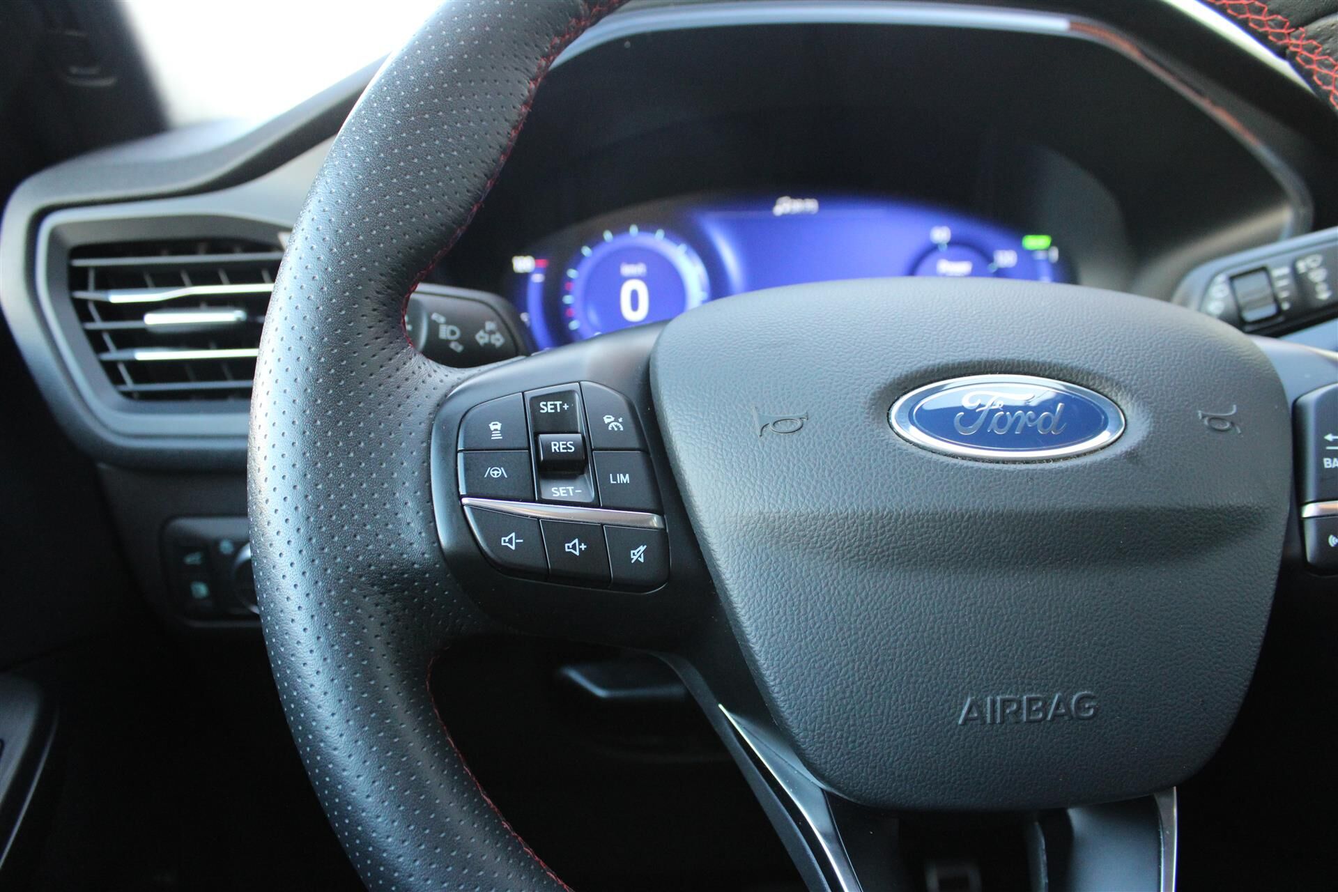 Billede af Ford Kuga 2,5 Plugin-hybrid ST-Line X CVT 225HK 5d Trinl. Gear