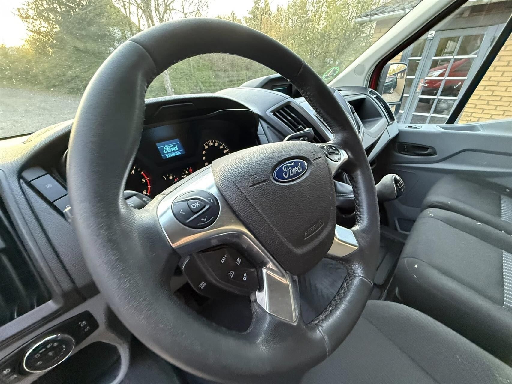 Billede af Ford Transit 350 L3H2 2,2 TDCi Trend RWD 155HK Van 6g