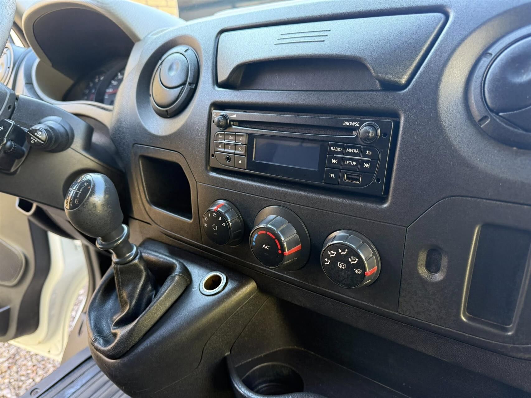 Billede af Nissan NV 400 L2H2 2,3 DCi Access Airco 125HK Ladv./Chas. 6g