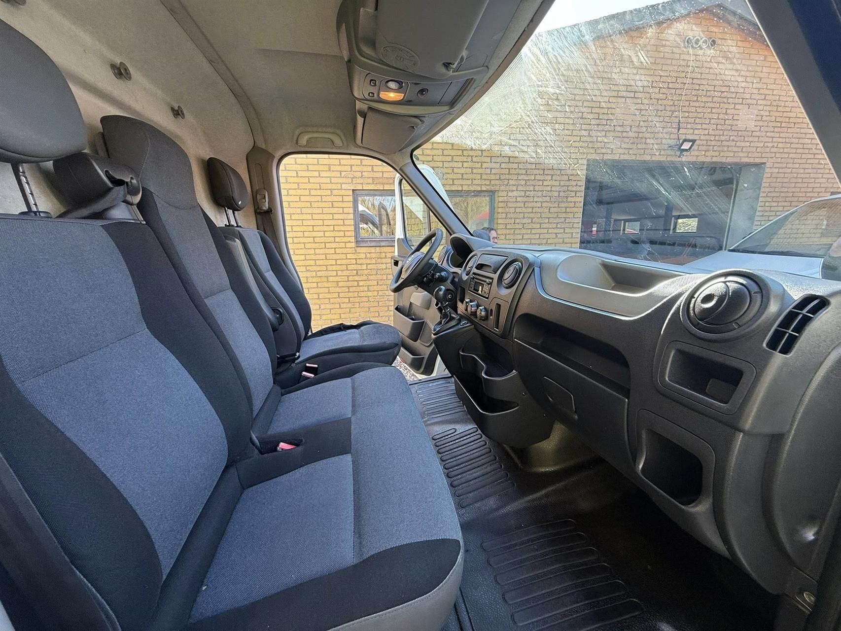 Billede af Nissan NV 400 L2H2 2,3 DCi Access Airco 125HK Ladv./Chas. 6g