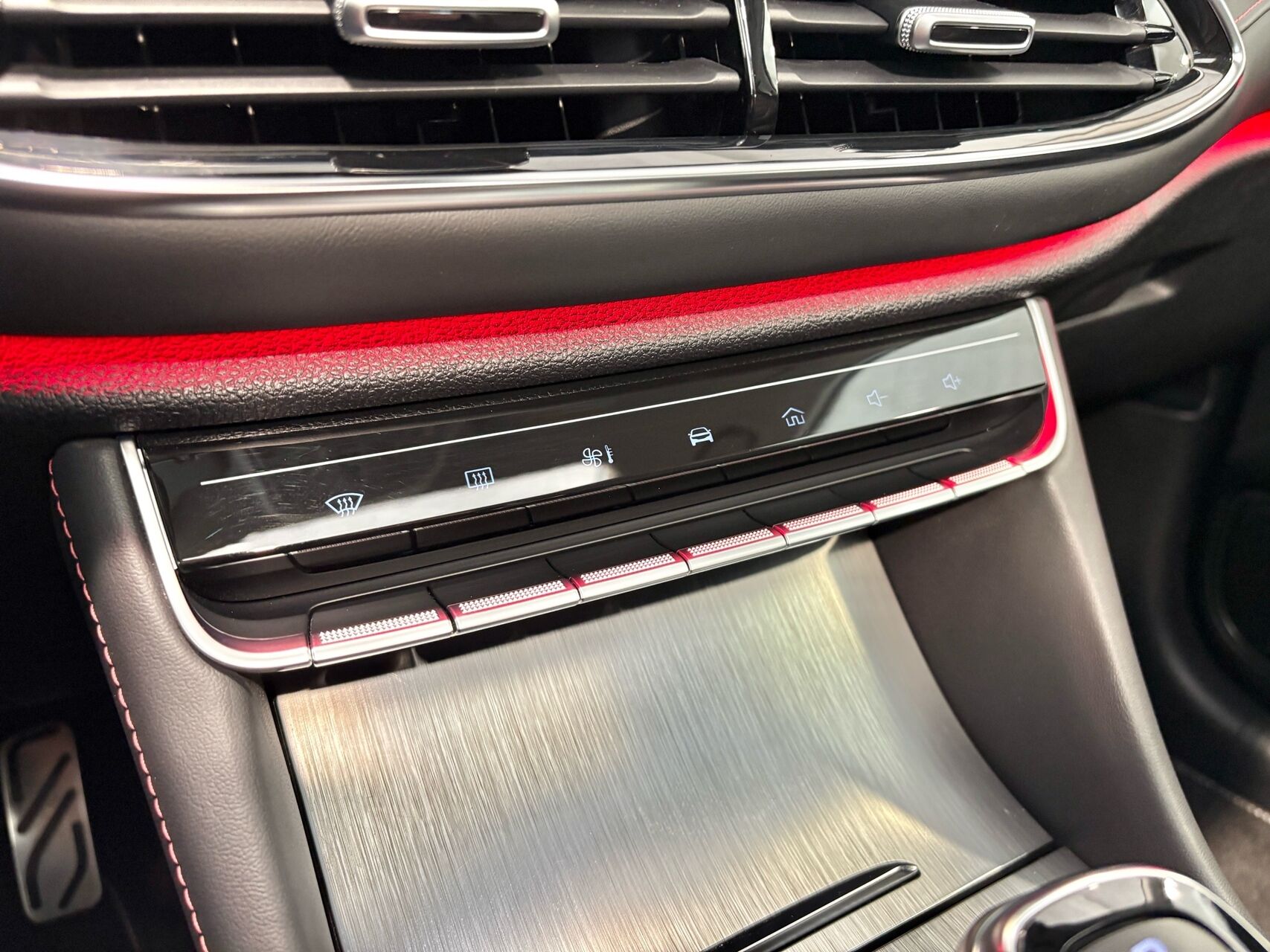 Billede af MG EHS 1,5 T GDI  Plugin-hybrid Luxury 258HK 5d 10g Aut.