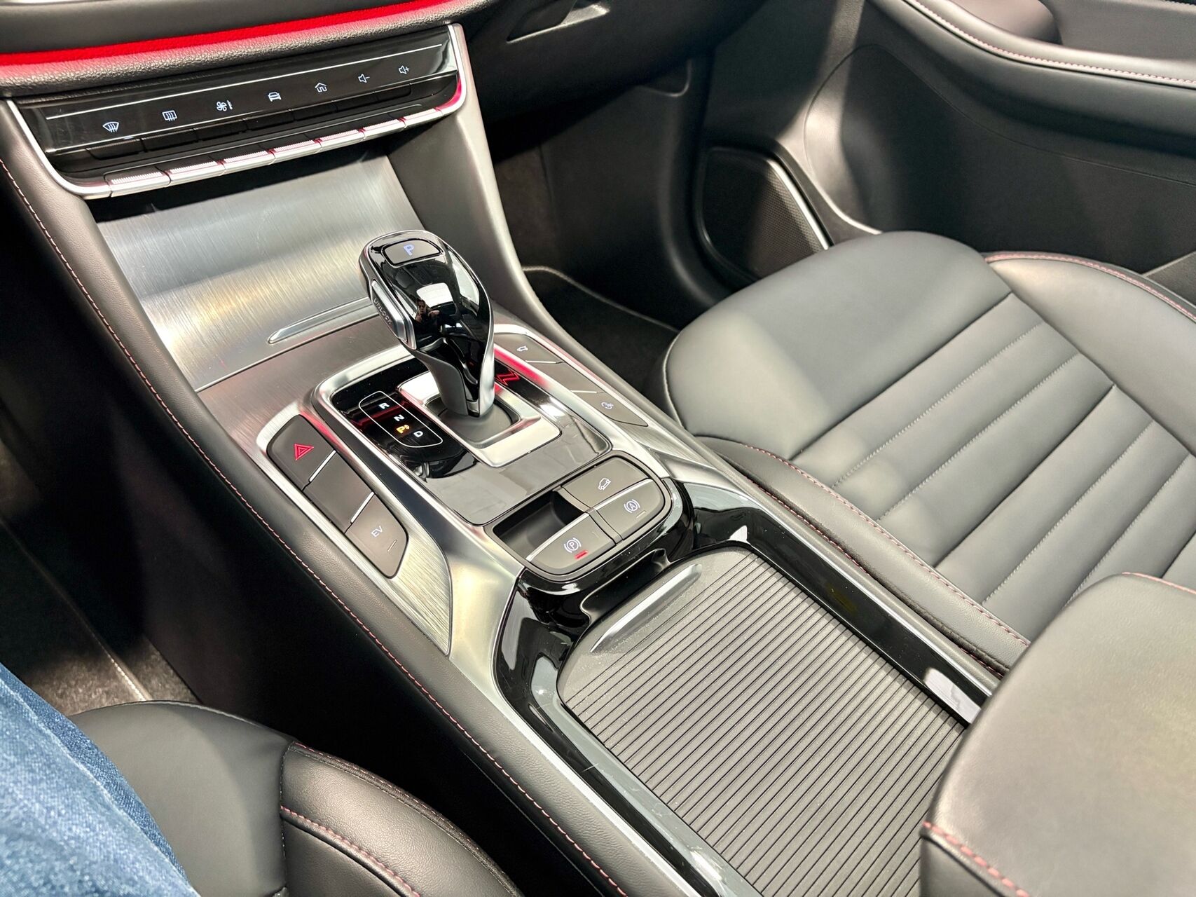 Billede af MG EHS 1,5 T GDI  Plugin-hybrid Luxury 258HK 5d 10g Aut.
