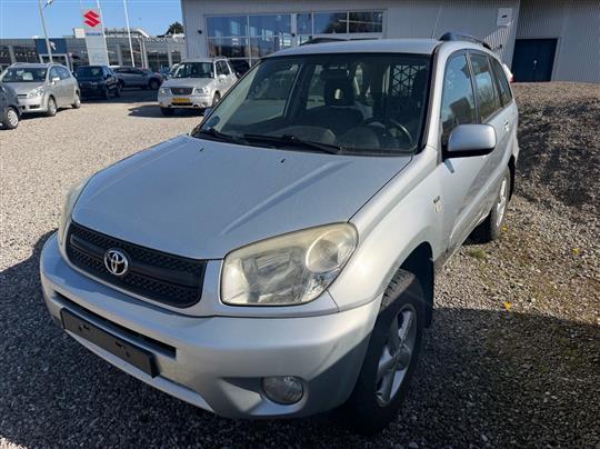 Toyota RAV4 2,0 4x4 150HK Van
