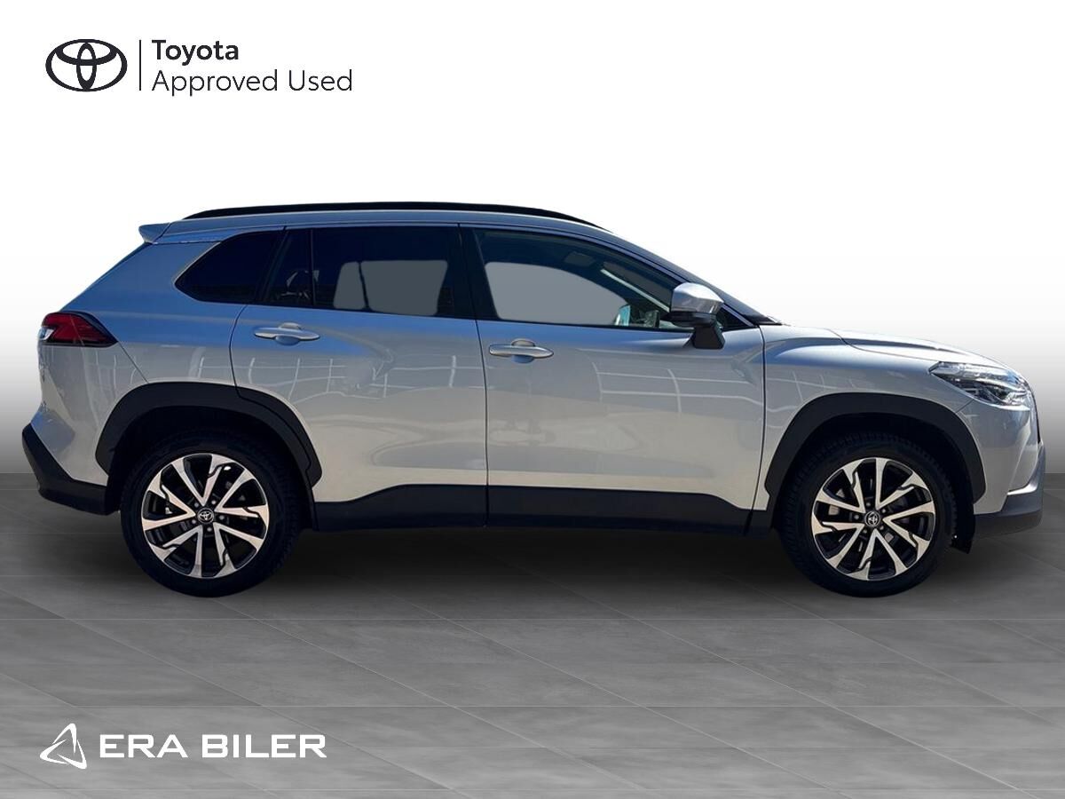Billede af Toyota Corolla Cross 2,0 Hybrid Style Comfort E-CVT 197HK 5d Aut.