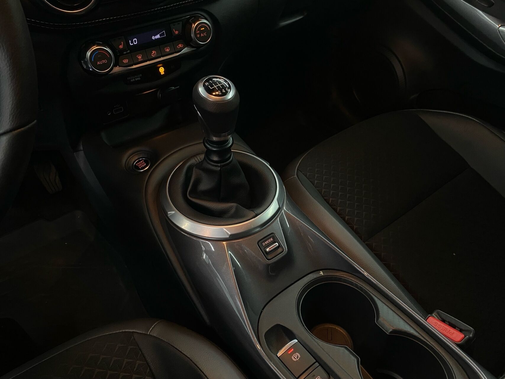 Billede af Nissan Juke 1,0 Dig-T N-Connecta 114HK 5d 6g