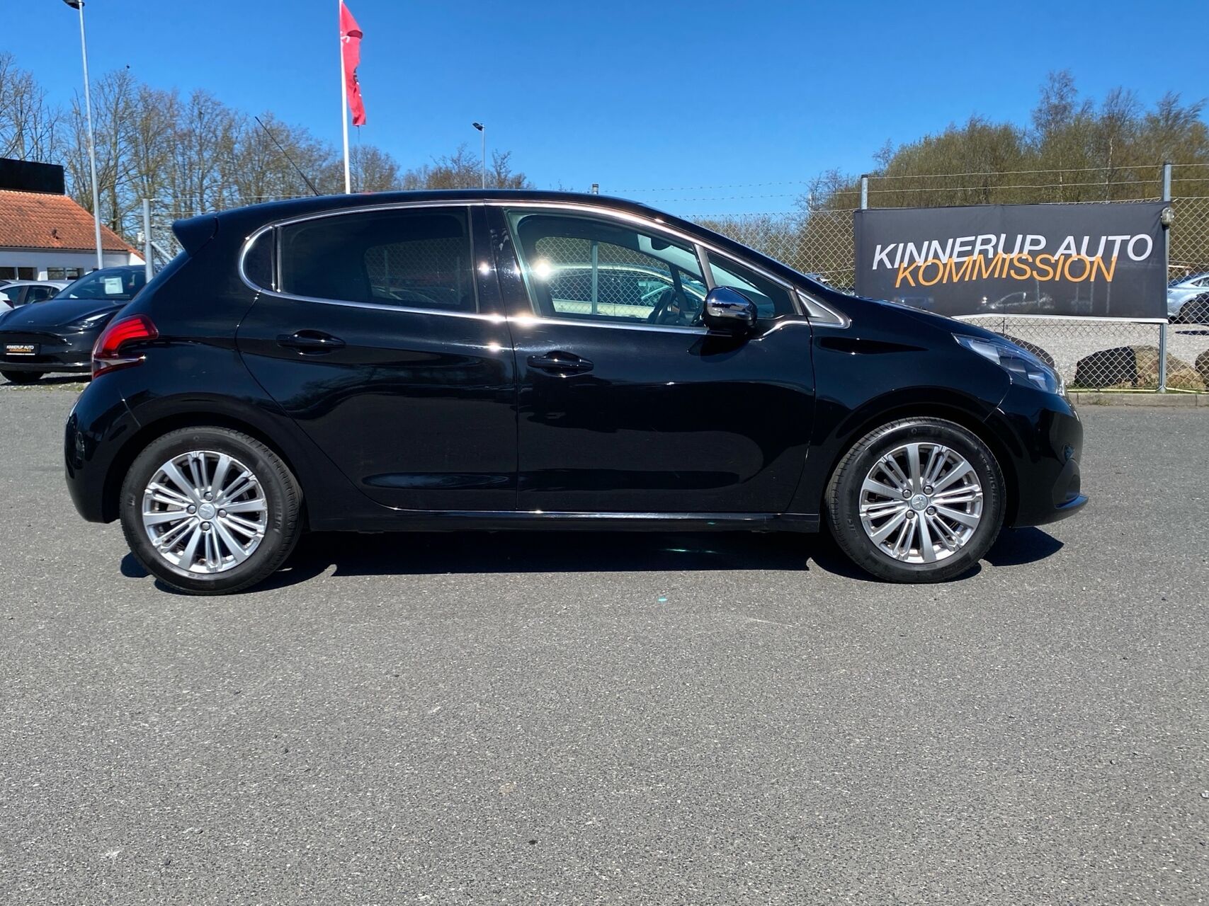 Billede af Peugeot 208 1,2 VTi Allure 82HK 5d