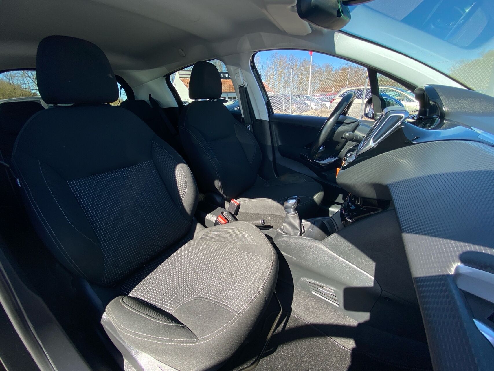 Billede af Peugeot 208 1,2 VTi Allure 82HK 5d