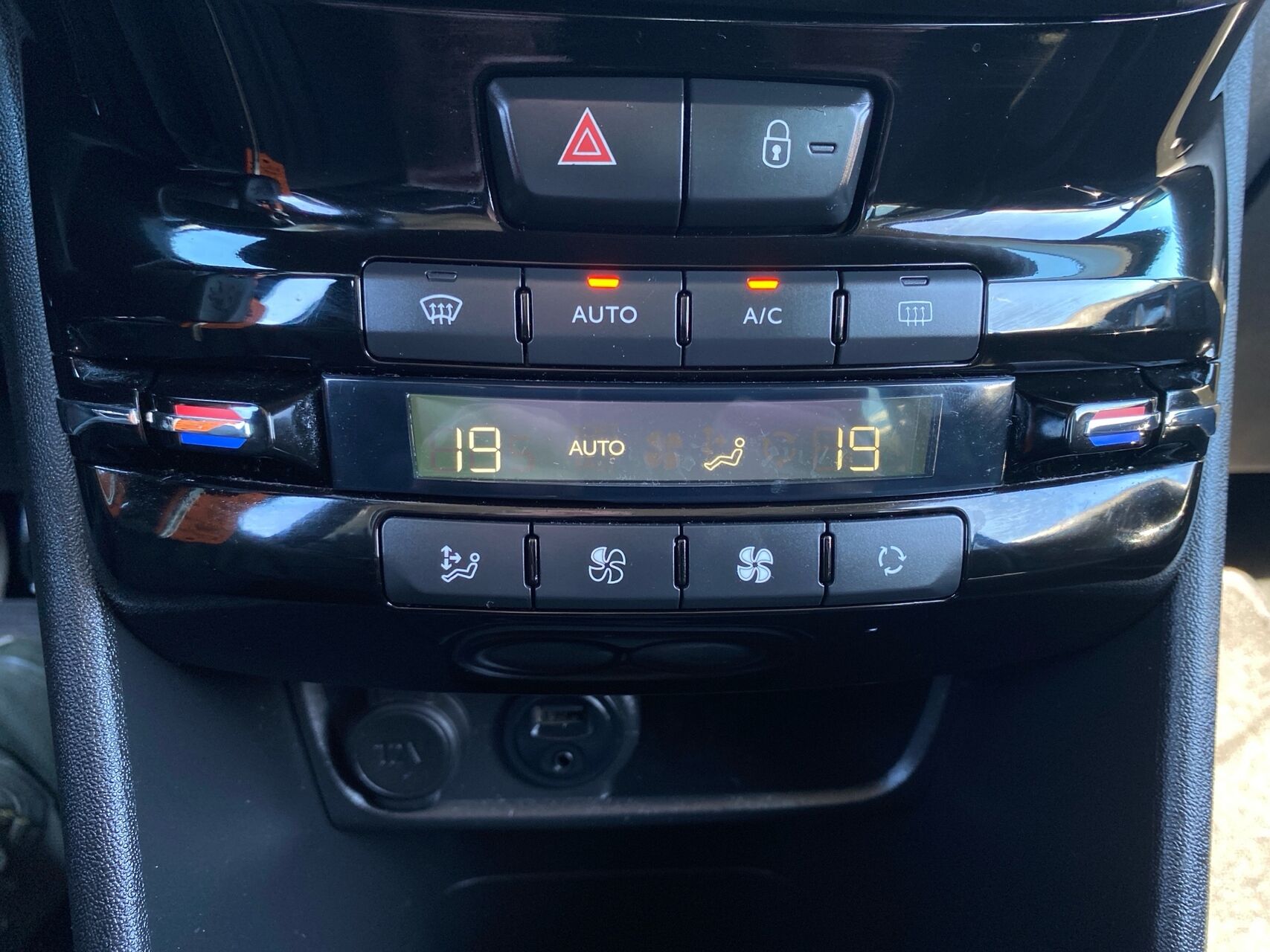 Billede af Peugeot 208 1,2 VTi Allure 82HK 5d