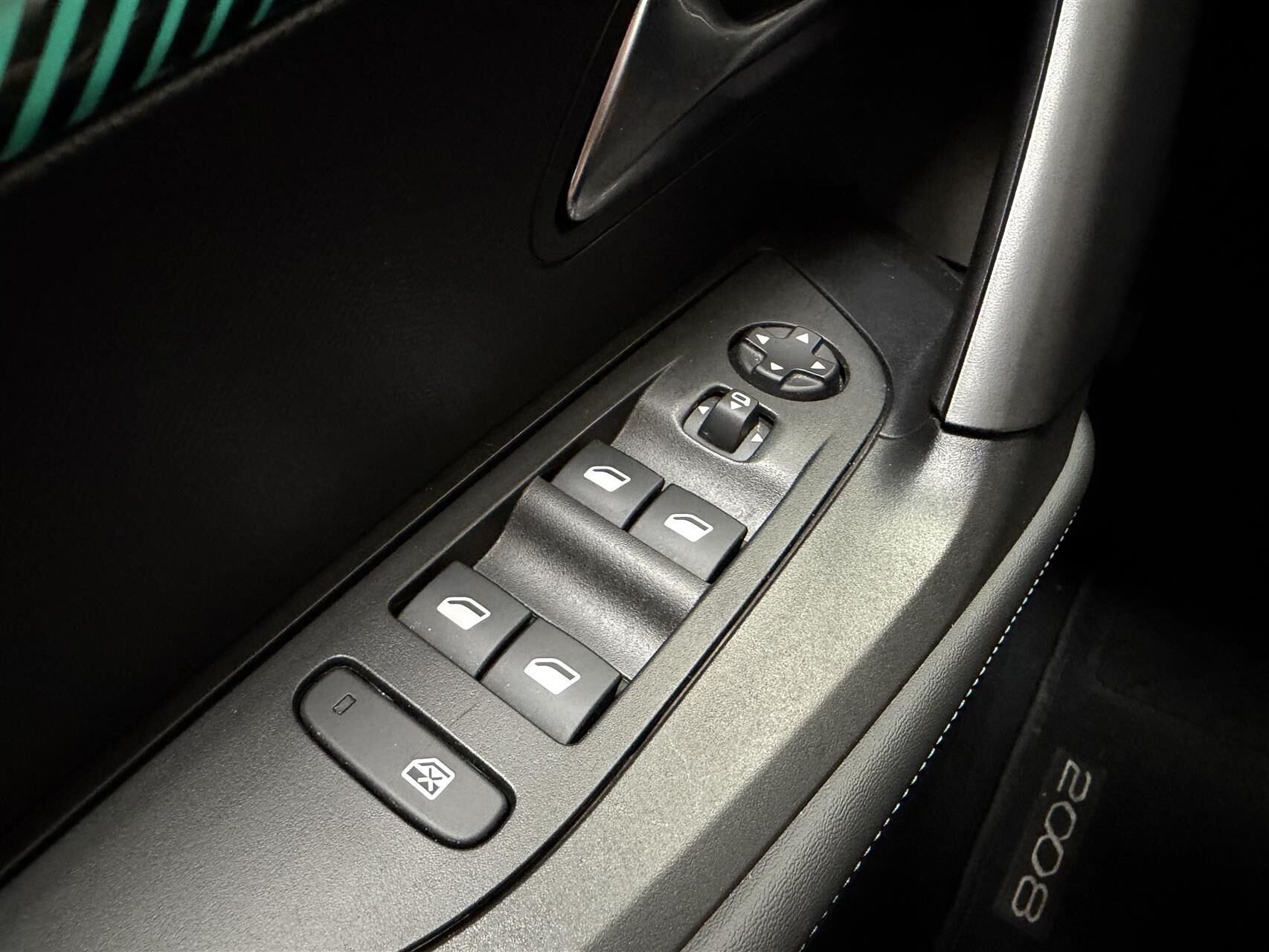 Billede af Peugeot 2008 1,2 PureTech Selection Tech EAT8 130HK 5d 8g Aut.
