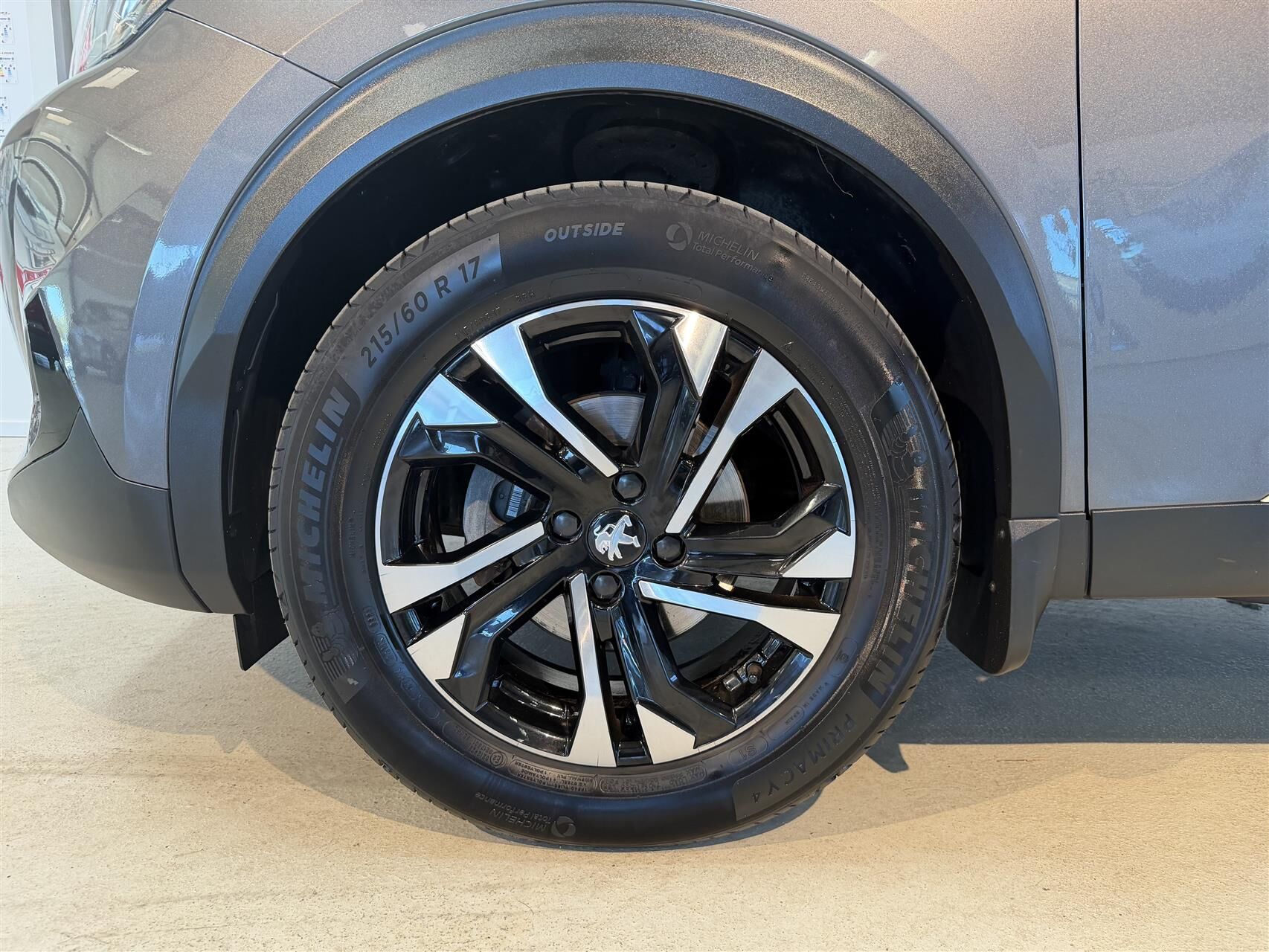 Billede af Peugeot 2008 1,2 PureTech Selection Tech EAT8 130HK 5d 8g Aut.