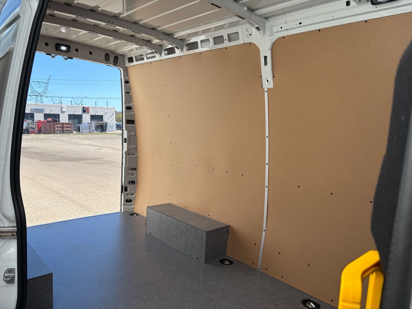 Billede af Iveco Daily 35S18 12m3 3,0 D Hi-Matic 176HK Van 8g Aut.