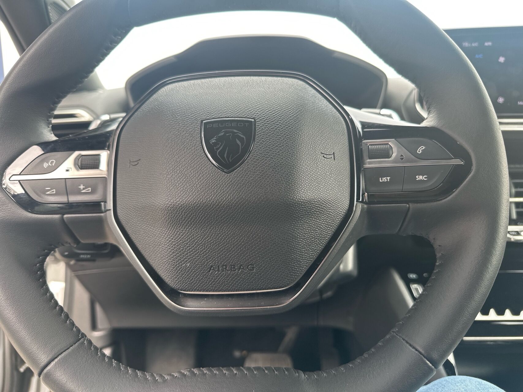 Billede af Peugeot 2008 1,2 PureTech Allure EAT8 130HK 5d 8g Aut.