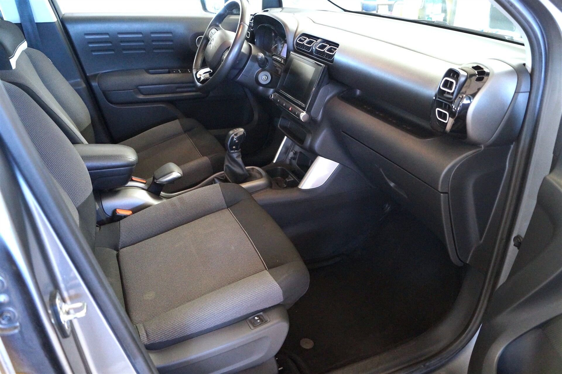 Billede af Citroën C3 Aircross 1,6 Blue HDi Iconic start/stop 100HK 5d