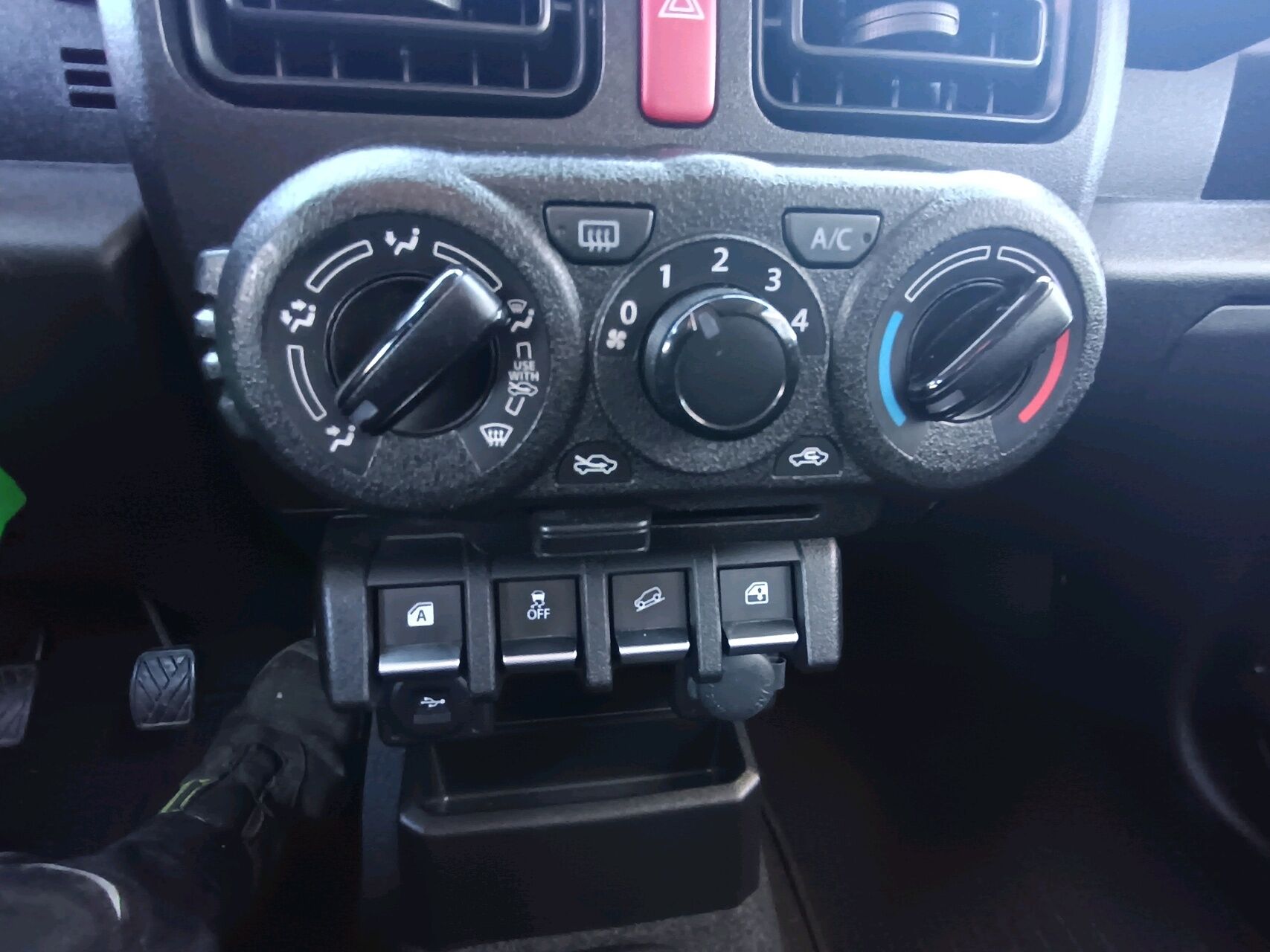 Billede af Suzuki Jimny 1,5 Active AEB AllGrip 102HK Van