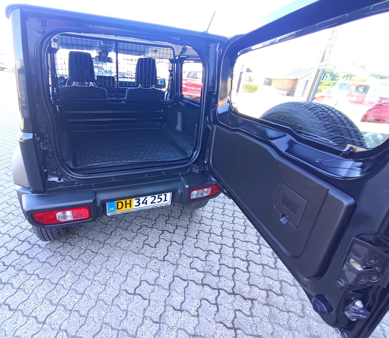 Billede af Suzuki Jimny 1,5 Active AEB AllGrip 102HK Van
