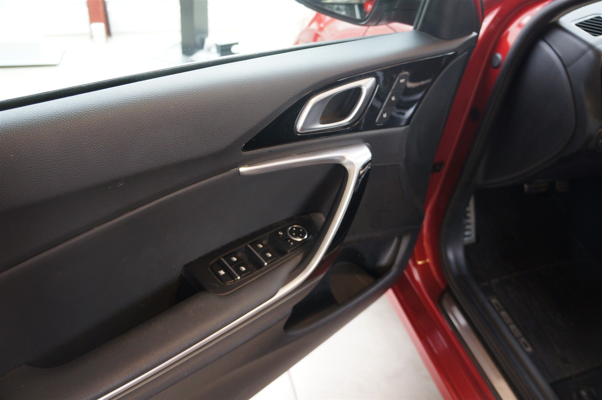 Billede af Kia Ceed SW 1,6 GDI PHEV  Plugin-hybrid Upgrade m/Plus DCT 141HK Stc 6g Aut.