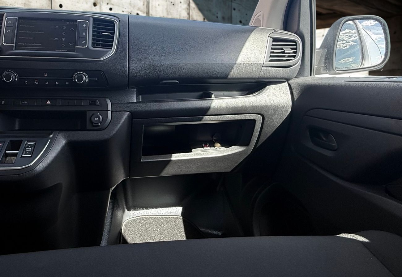 Billede af Peugeot e-Expert L2 EL Plus 136HK Van Aut.