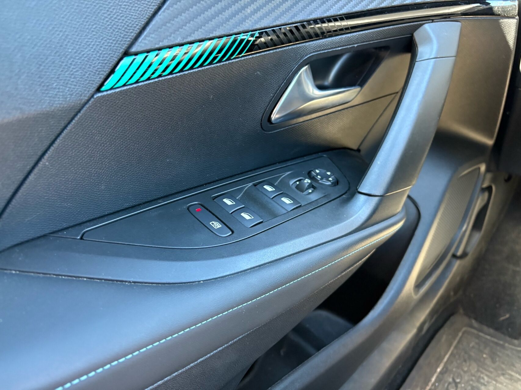 Billede af Peugeot Peugeot 2008 PureTech 130  SUV 