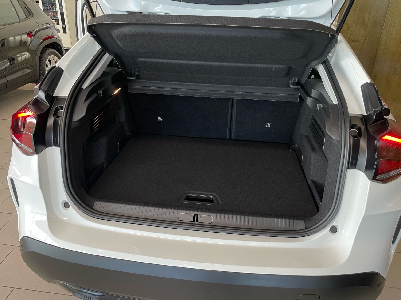 Billede af Citroën e-C4 EL You! 136HK 5d Aut.