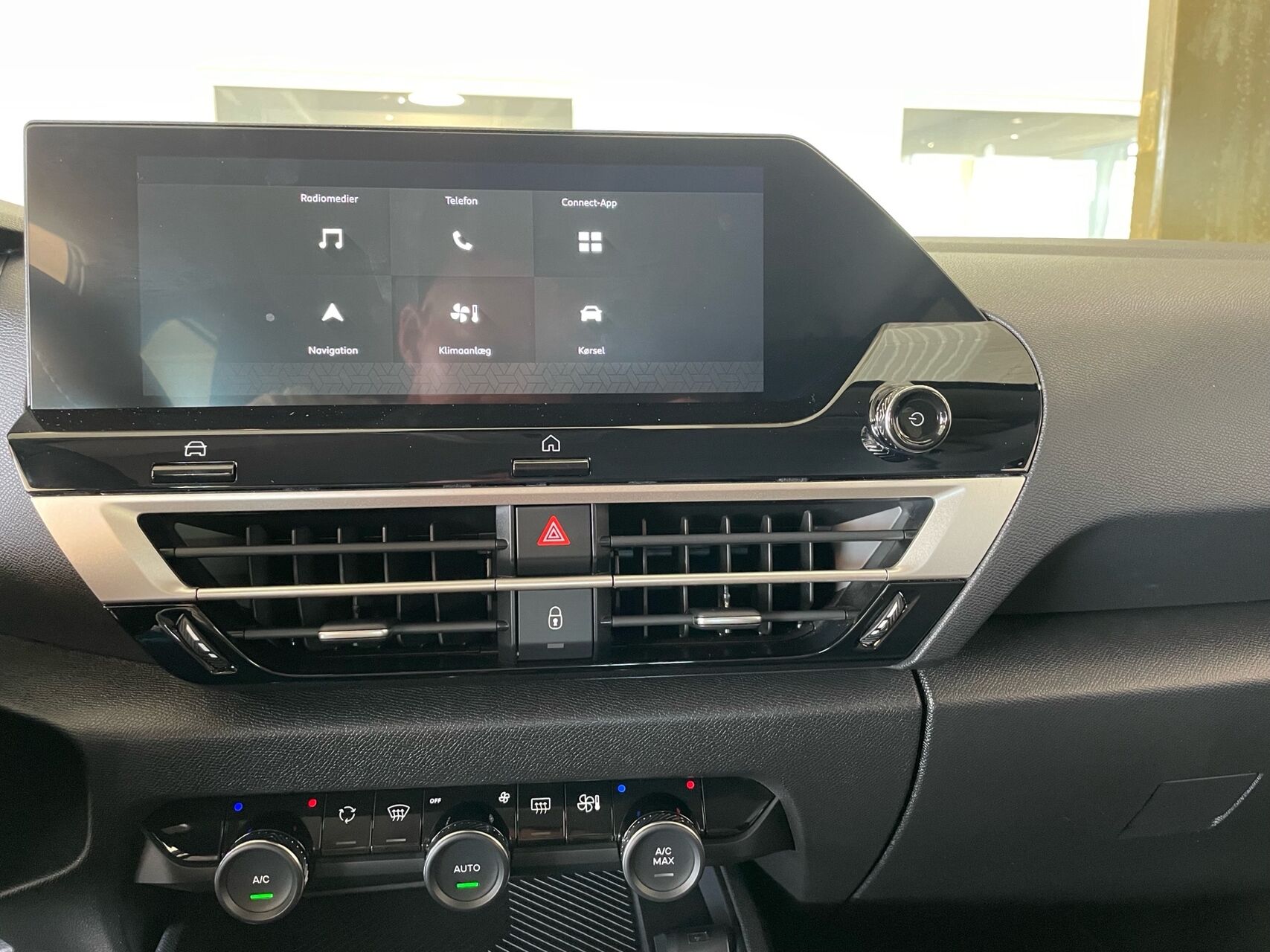 Billede af Citroën e-C4 EL You! 136HK 5d Aut.