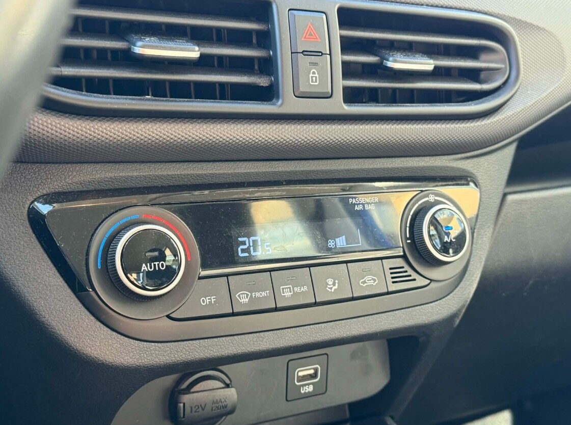 Billede af Hyundai i10 1,0 Advanced AMT 67HK 5d Aut.