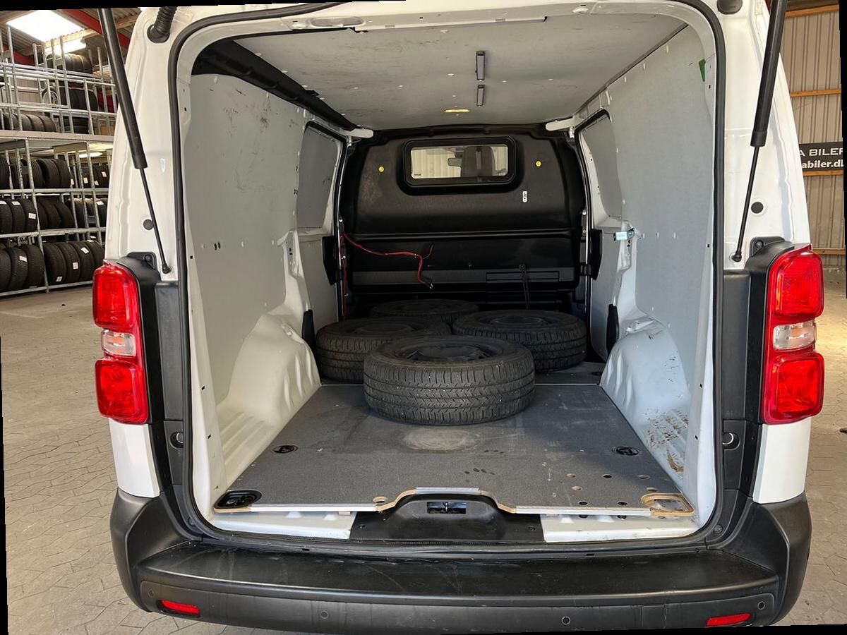 Billede af Toyota Proace Long 2,0 D Comfort Master To skydedør, bagklap 144HK Van 8g Aut.