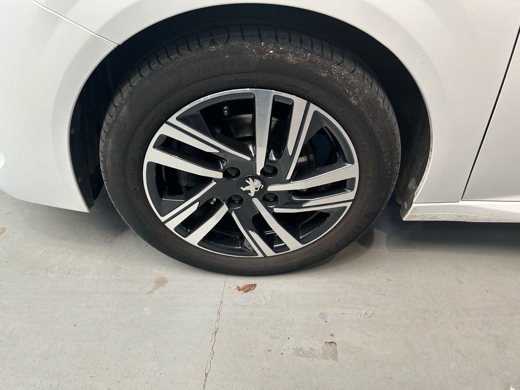 Billede af Peugeot 208 1,2 PureTech Allure Pack 100HK 5d 6g