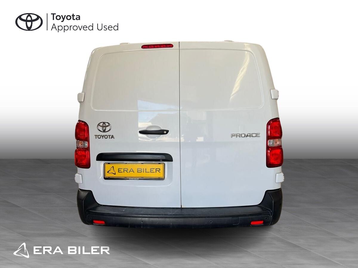 Billede af Toyota Proace Long 2,0 D Comfort Master To skydedør 144HK Van 8g Aut.