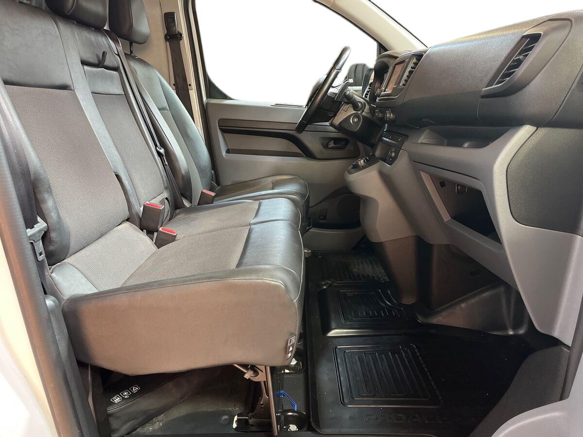 Billede af Toyota Proace Long 2,0 D Comfort Master To skydedør 144HK Van 8g Aut.