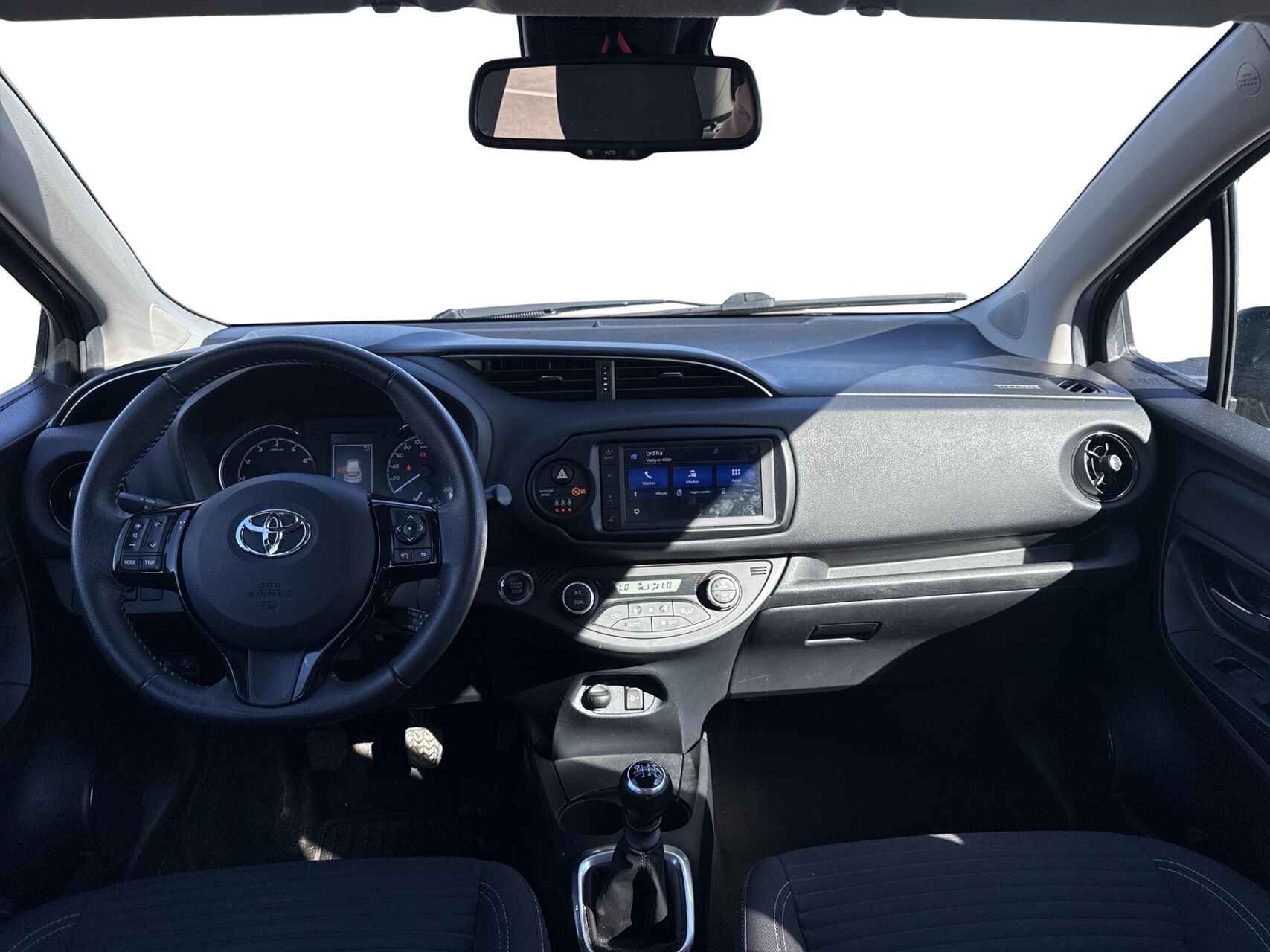 Billede af Toyota Yaris 1,5 VVT-I T3 Smartpakke 111HK 5d 6g