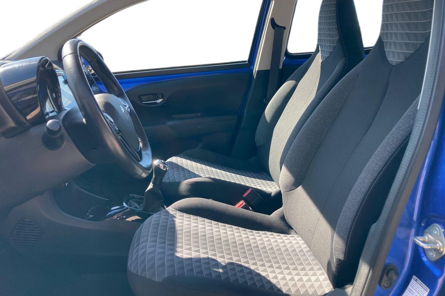 Billede af Peugeot 108 1,0 e-Vti Allure+ 72HK 5d