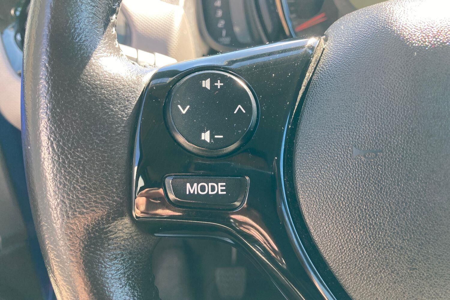 Billede af Peugeot 108 1,0 e-Vti Allure+ 72HK 5d