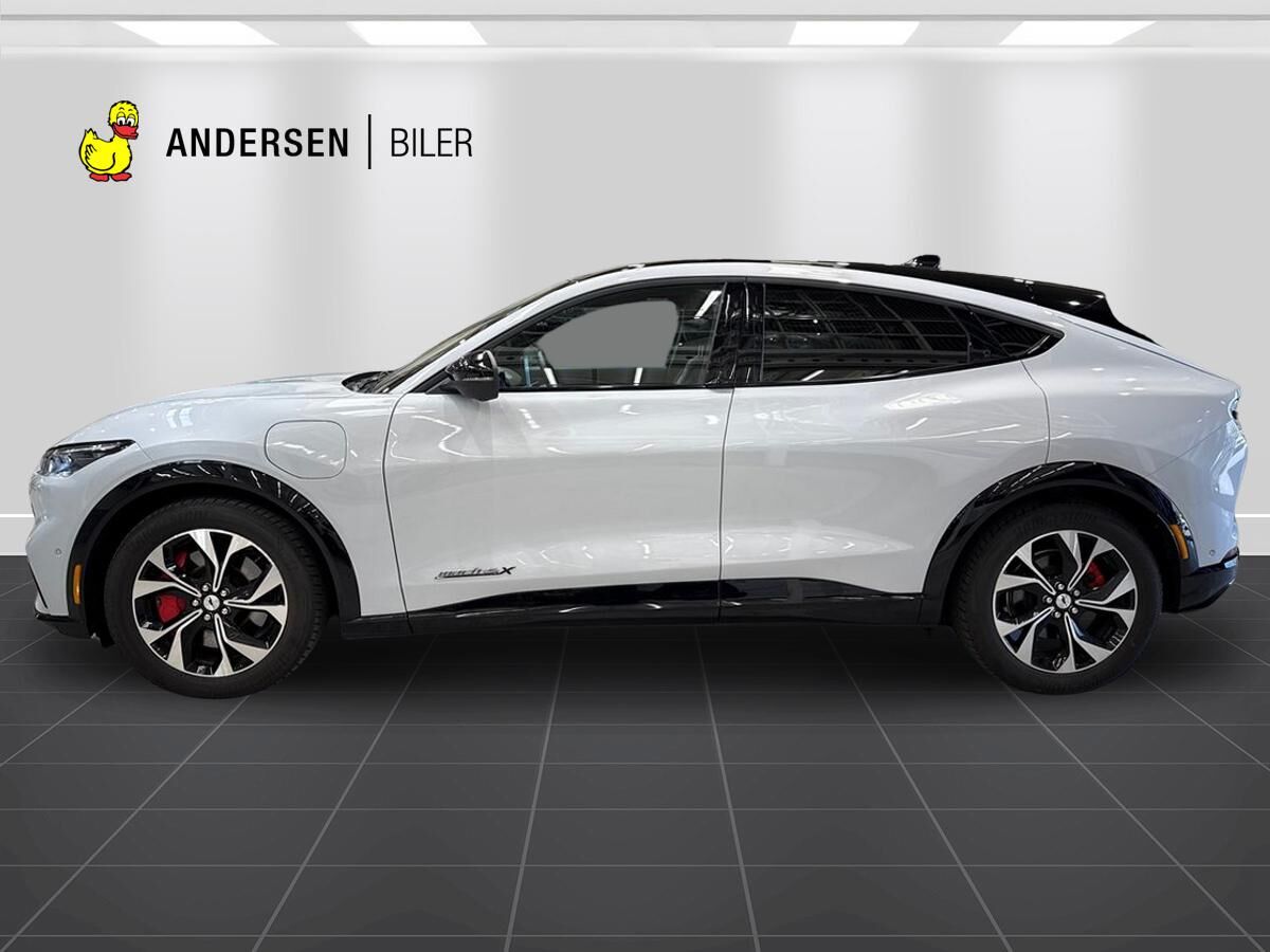 Billede af Ford Mustang Mach-E EL UR Premium AWD 351HK 5d Aut.
