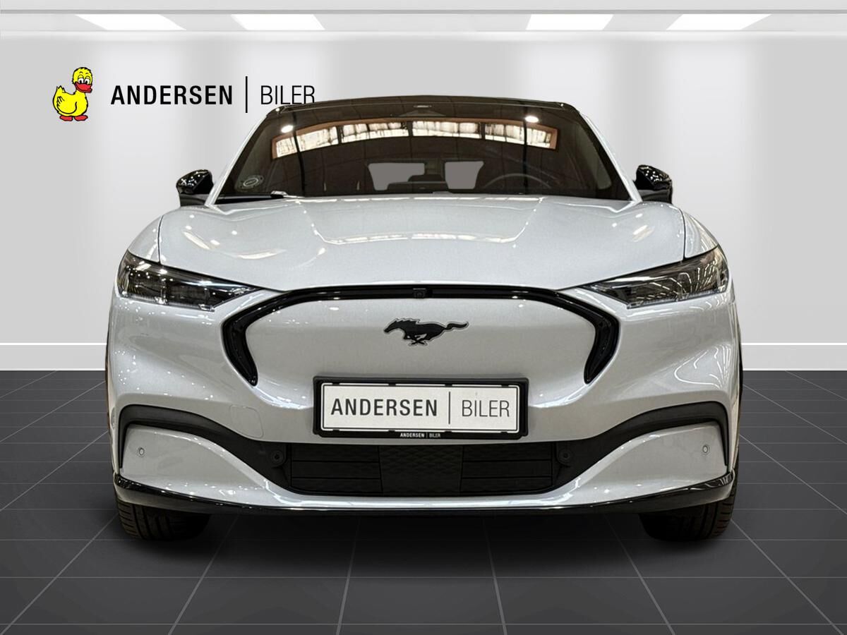 Billede af Ford Mustang Mach-E EL UR Premium AWD 351HK 5d Aut.