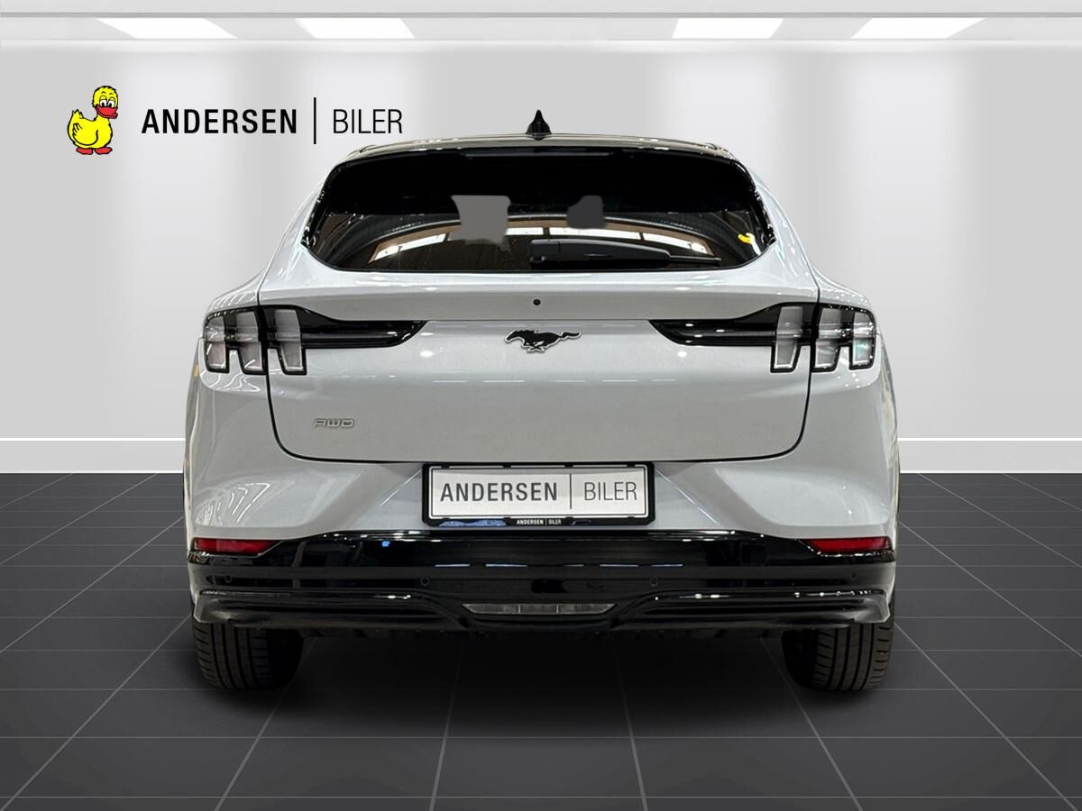 Billede af Ford Mustang Mach-E EL UR Premium AWD 351HK 5d Aut.