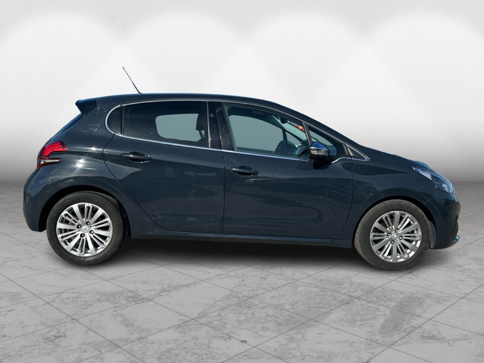 Billede af Peugeot 208 1,6 BlueHDi Allure Sky 100HK 5d