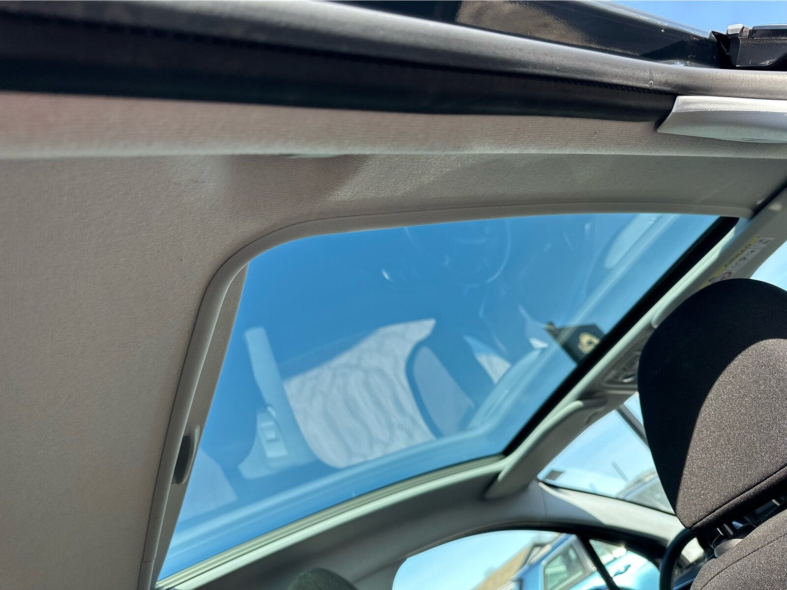 Billede af Peugeot 208 1,6 BlueHDi Allure Sky 100HK 5d