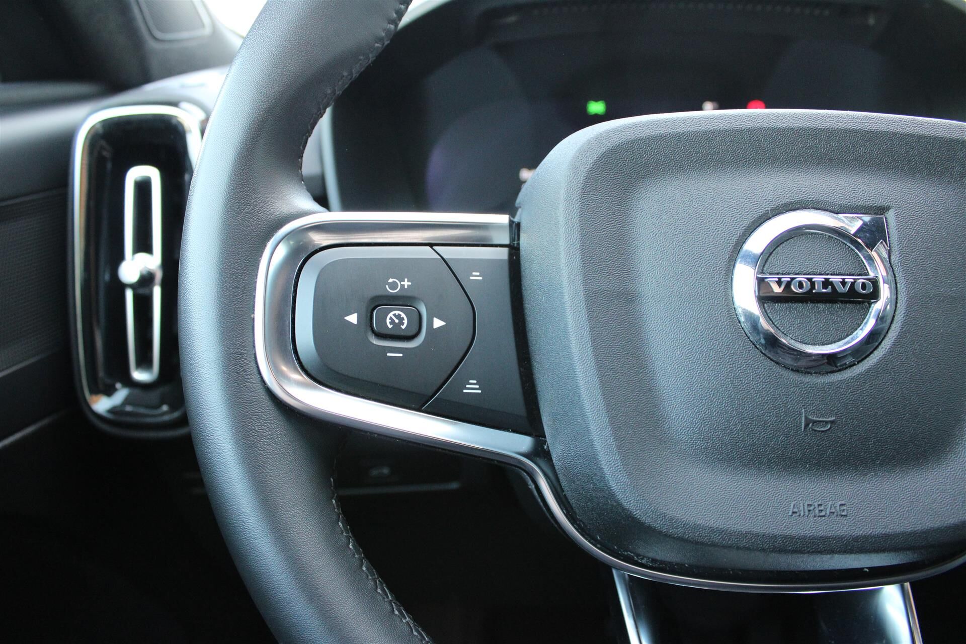 Billede af Volvo XC40 Recharge Single Engine Plus 231HK 5d Aut.