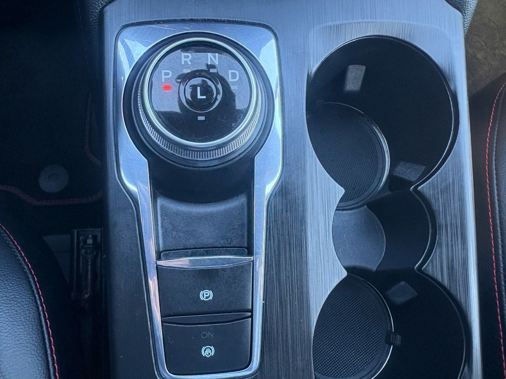 Billede af Ford Kuga 2,5 Plugin-hybrid ST-Line X CVT 225HK 5d Trinl. Gear