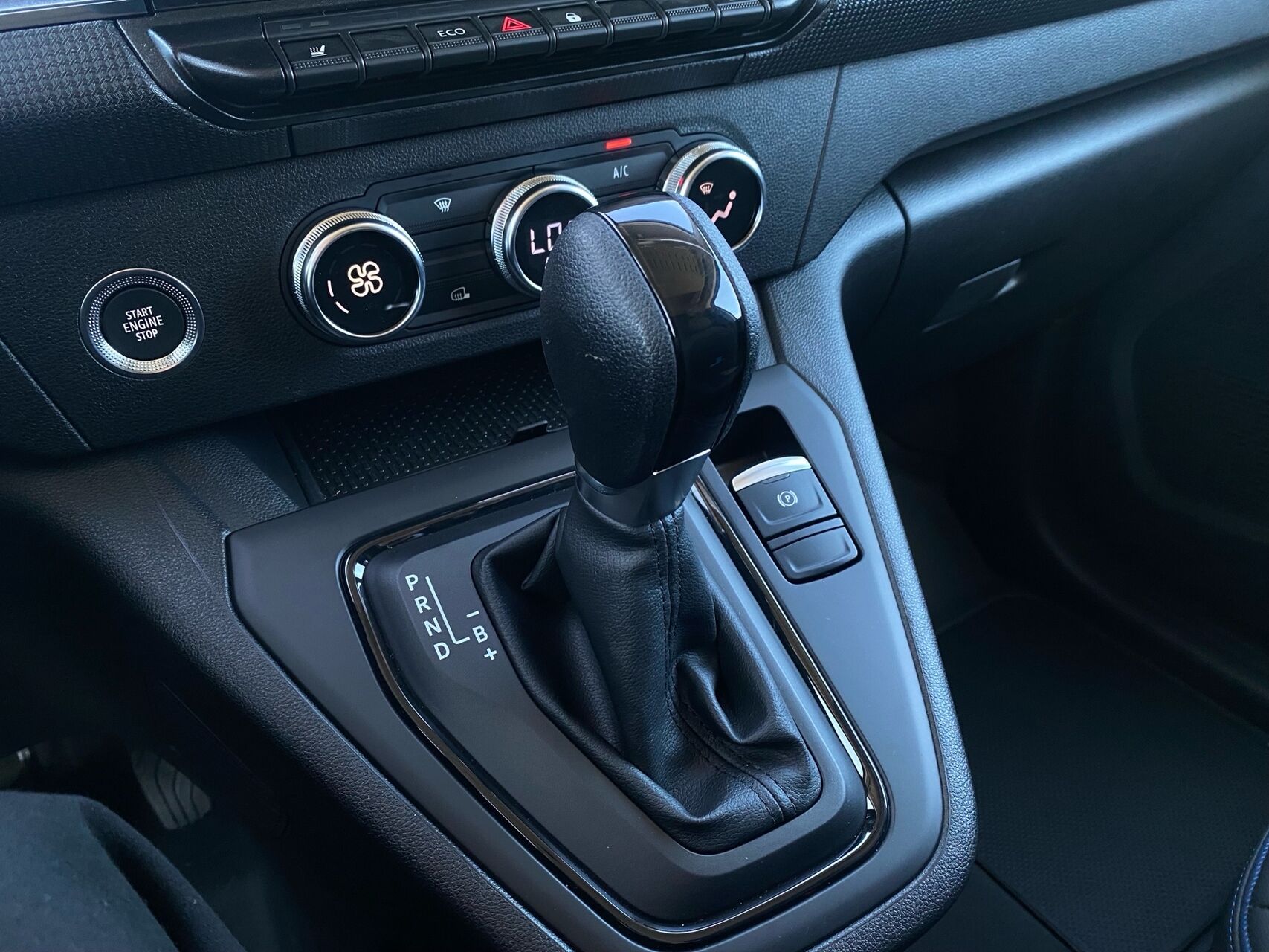 Billede af Nissan Townstar Townstar Van Electric 45KWH L2 N-Connecta Blind FD +