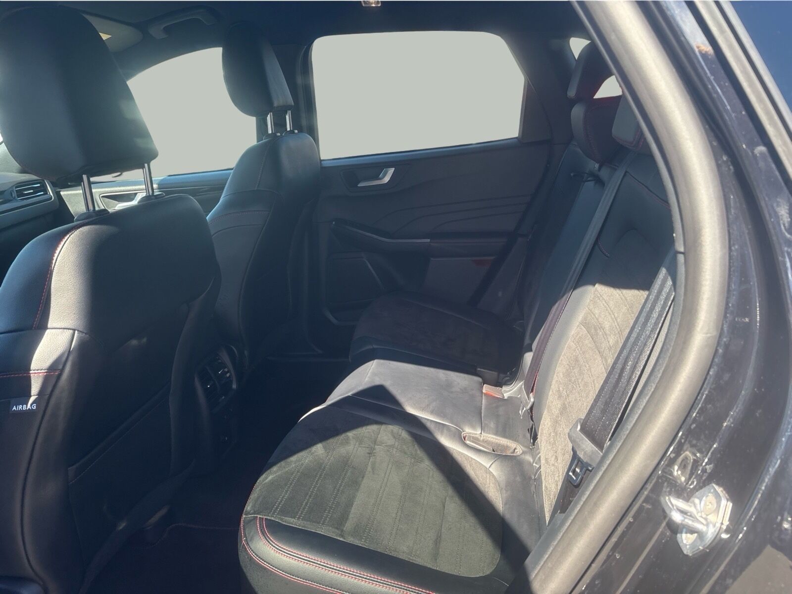 Billede af Ford Kuga 2,5 Plugin-hybrid ST-Line X CVT 225HK 5d Trinl. Gear