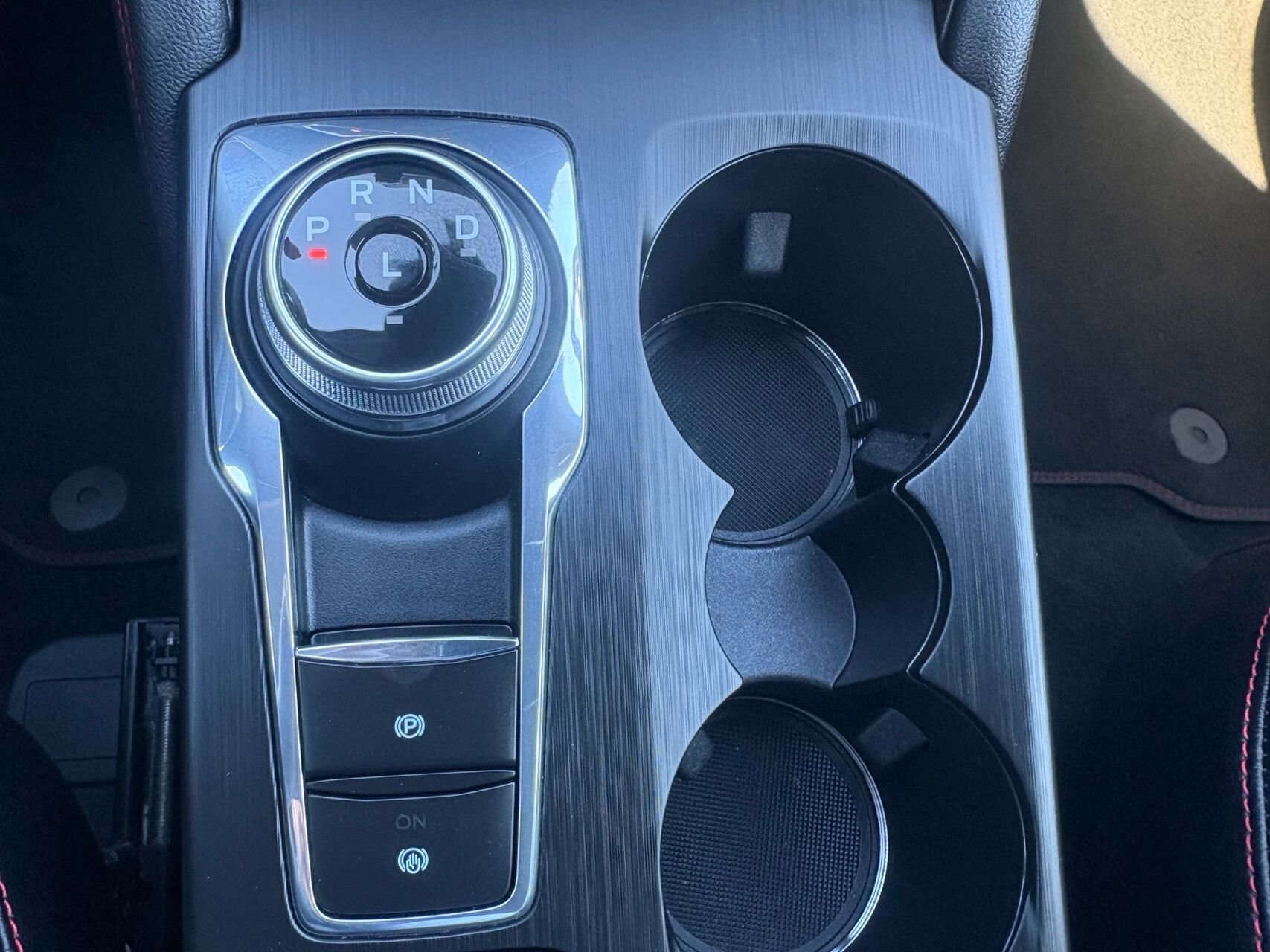 Billede af Ford Kuga 2,5 Plugin-hybrid ST-Line X CVT 225HK 5d Trinl. Gear